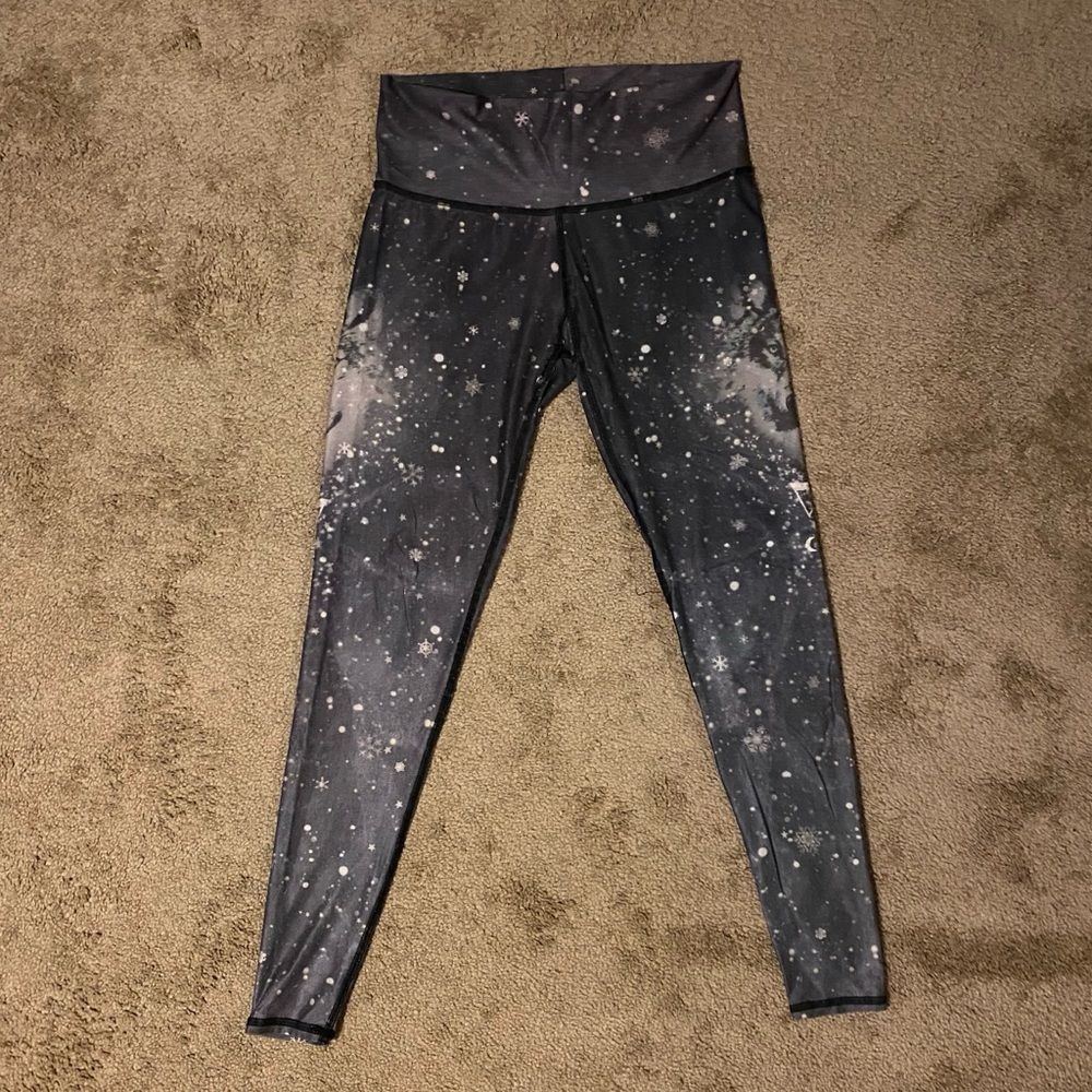 Teeki • Run With Wolves Hot Pants • Medium